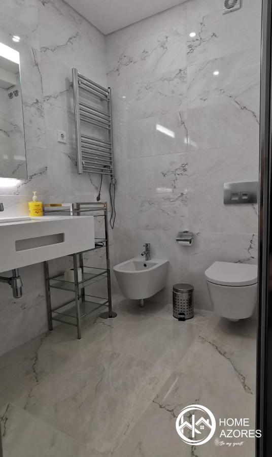 Azores - Casas Da Ladeira * Ponta Delgada (Sao Miguel)