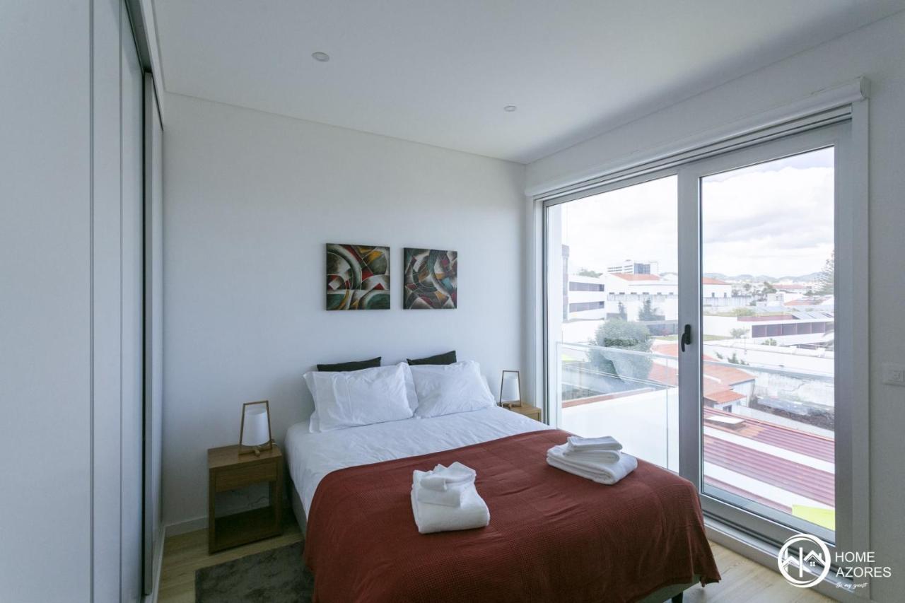 Azores - Casas Da Ladeira * Ponta Delgada (Sao Miguel)